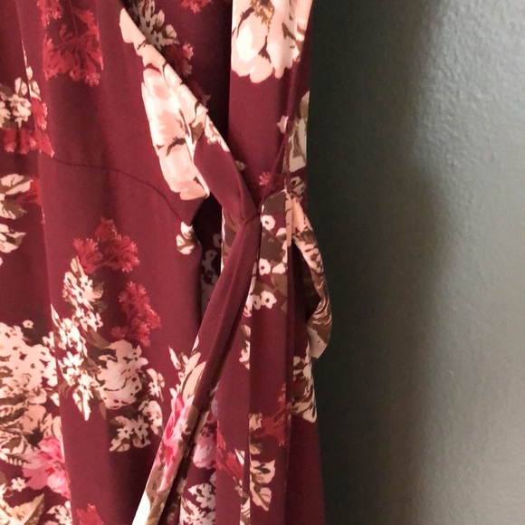 Wayf Floral Wrap Dress - Picture 6 of 8